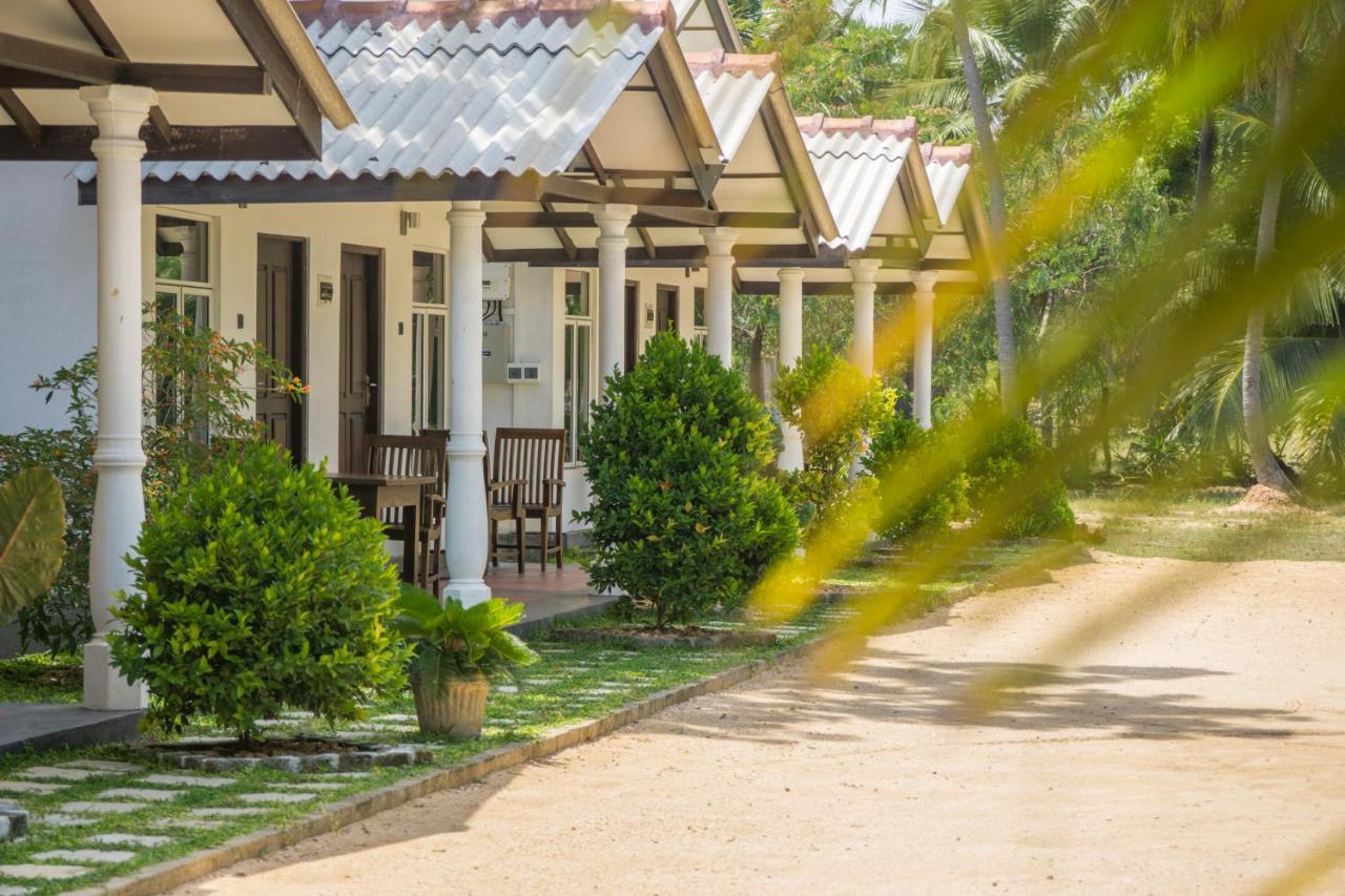 Luna Beach Hotel Нилавели Екстериор снимка
